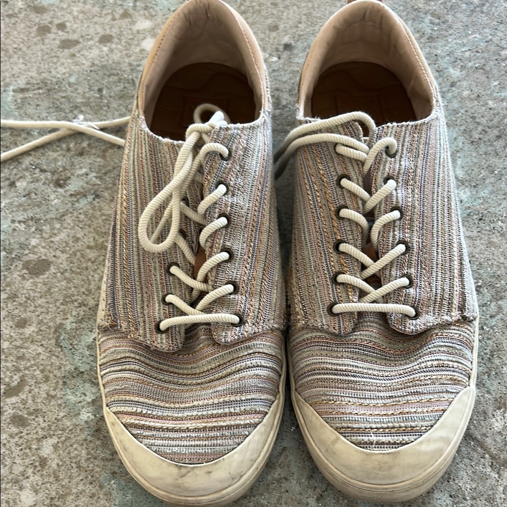 Reef Striped Casual Sneakers